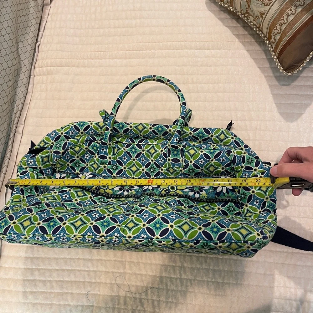 Vera Bradley Vintage Daisy Daisy Blue and Green Quilted Travel Bag - Picture 8 of 9